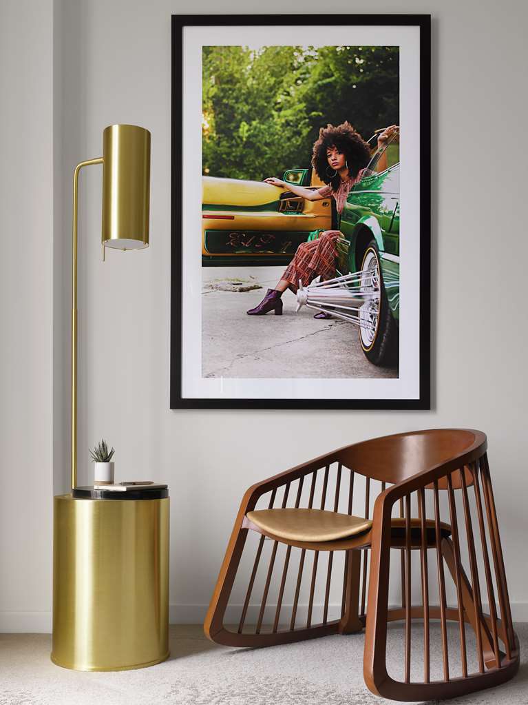 Фото C. Baldwin, Curio Collection by Hilton