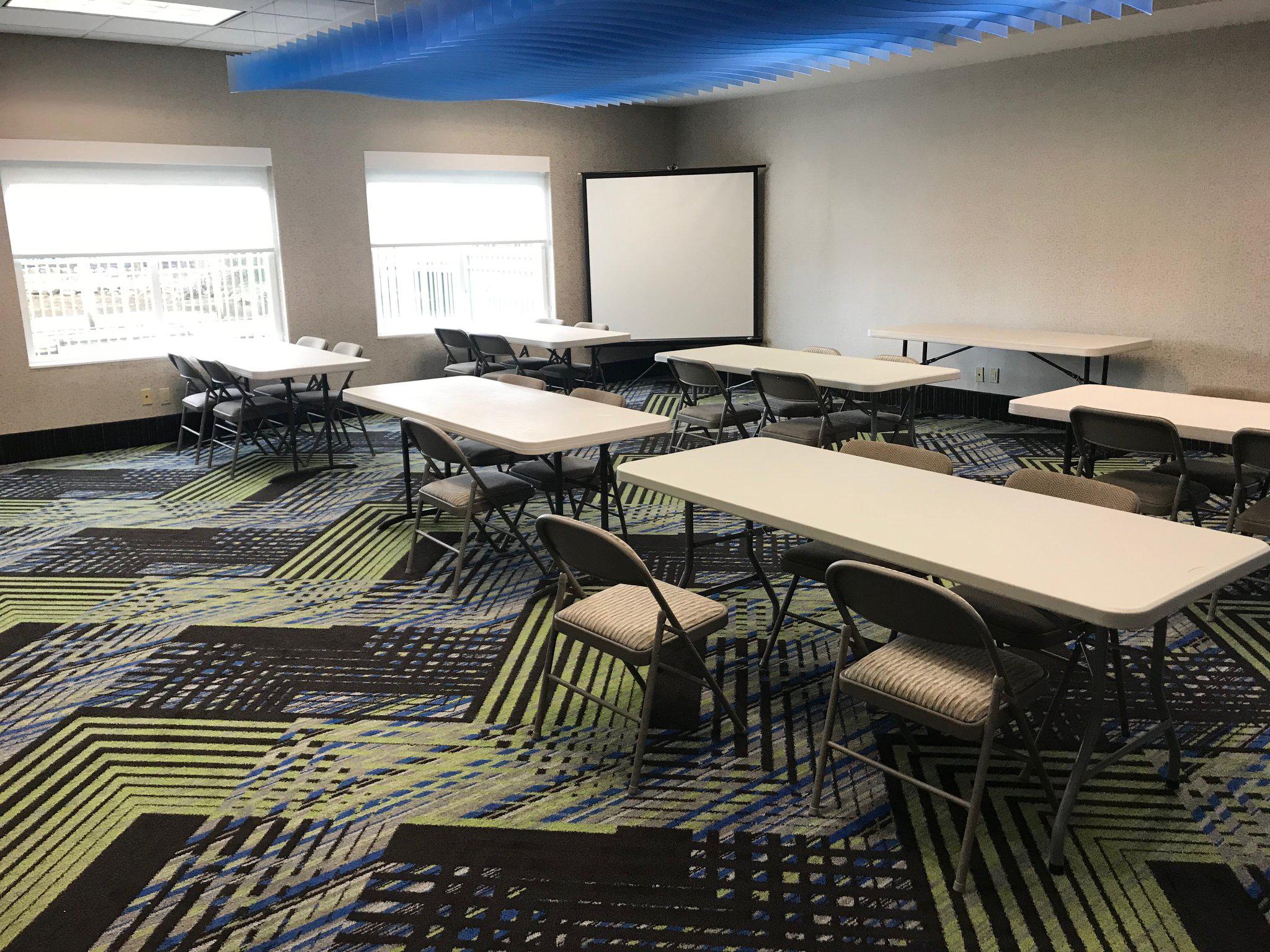 Фото Holiday Inn Express Hotel & Suites Seaside-Convention Center, an Ihg Hotel