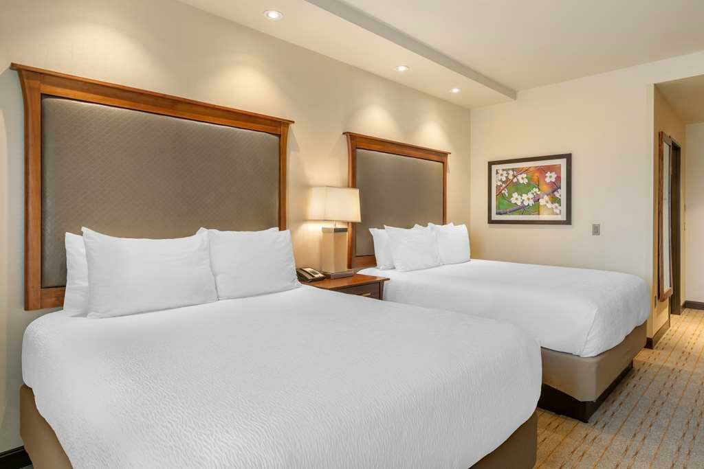 Фото Best Western Premier Boulder Falls Inn