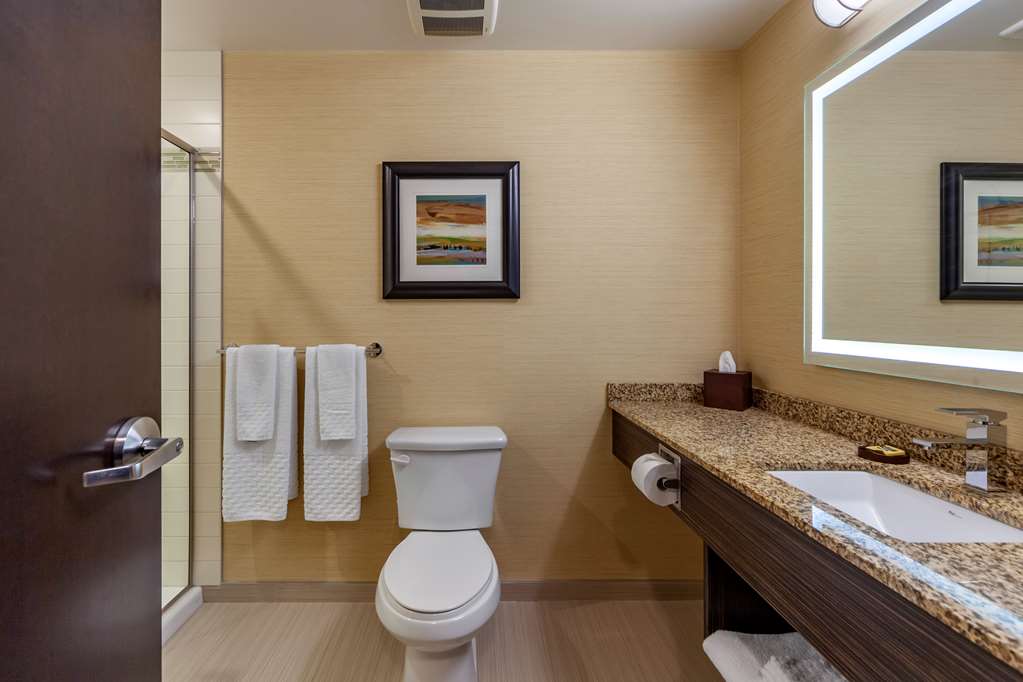 Фото Best Western Plus Drayton Valley All Suites