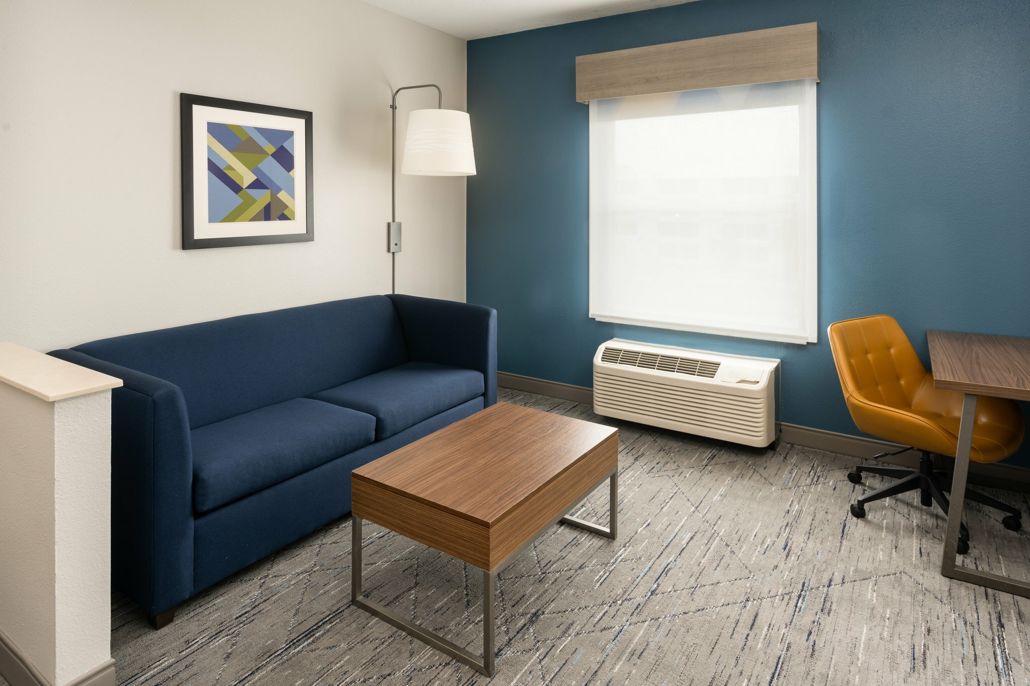 Фото Holiday Inn Express & Suites Orlando International Airport