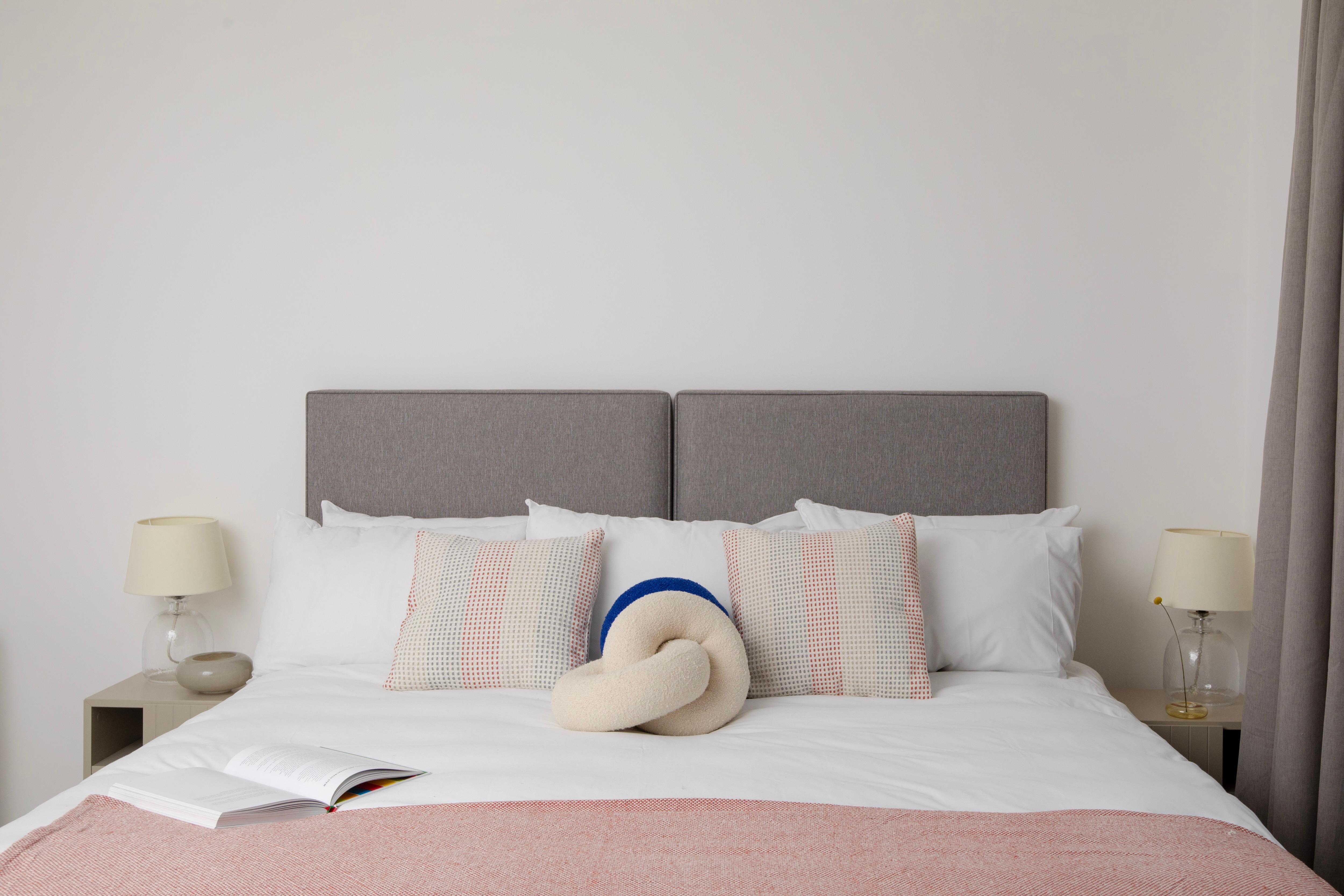 Фото Bob W Tower Hill Studios