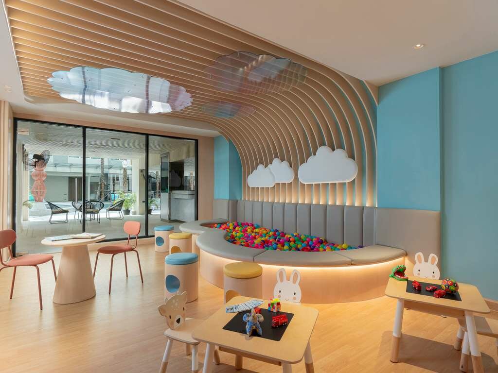 Фото Novotel Living Bangkok Sukhumvit Legacy