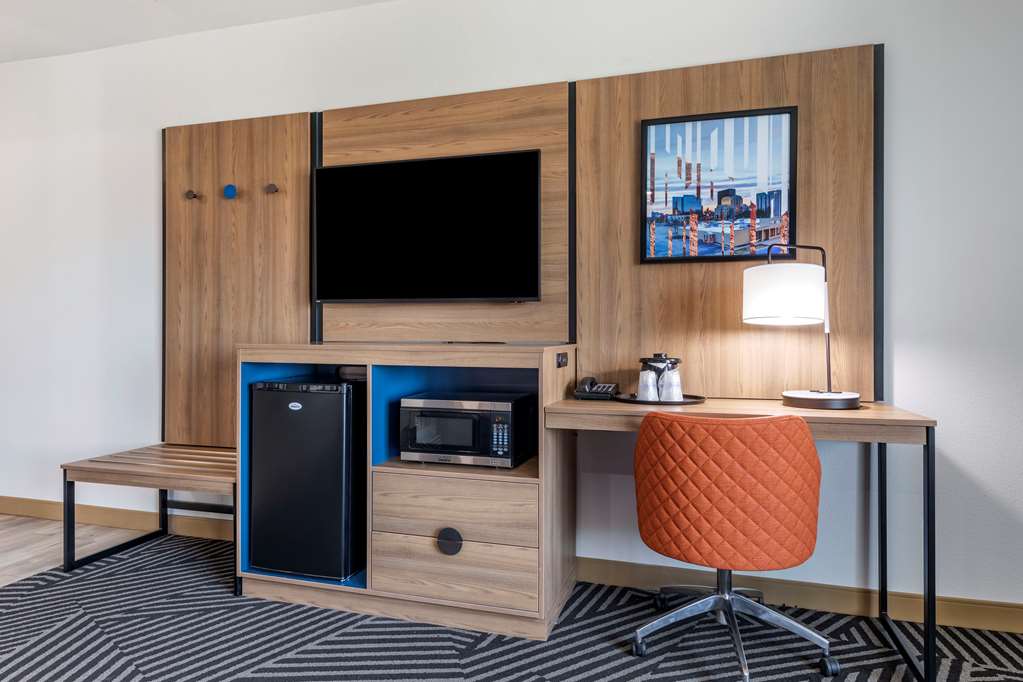 Фото Best Western Plus Amarillo East Hotel