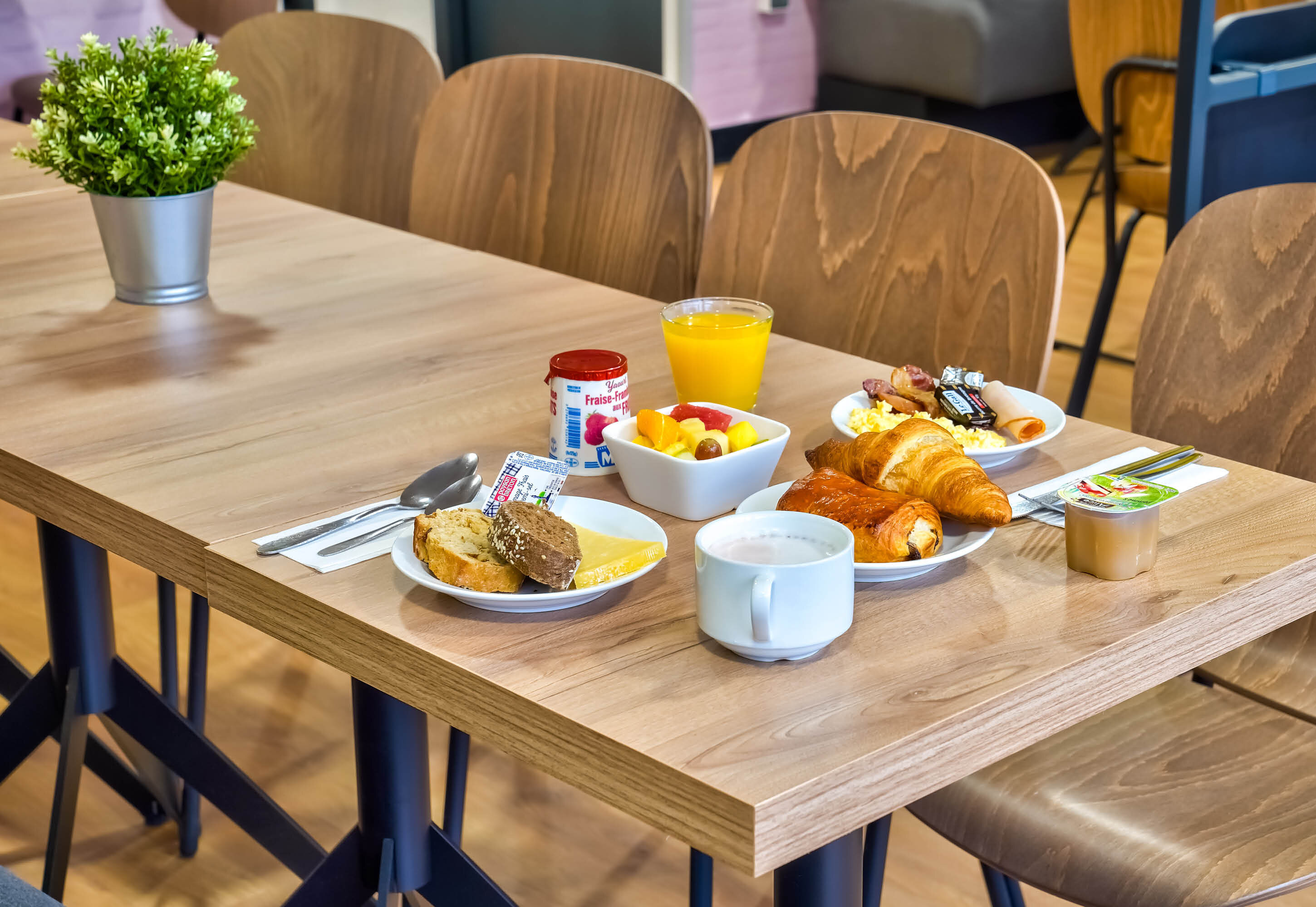 Фото B&b Hôtel Paris Châtillon