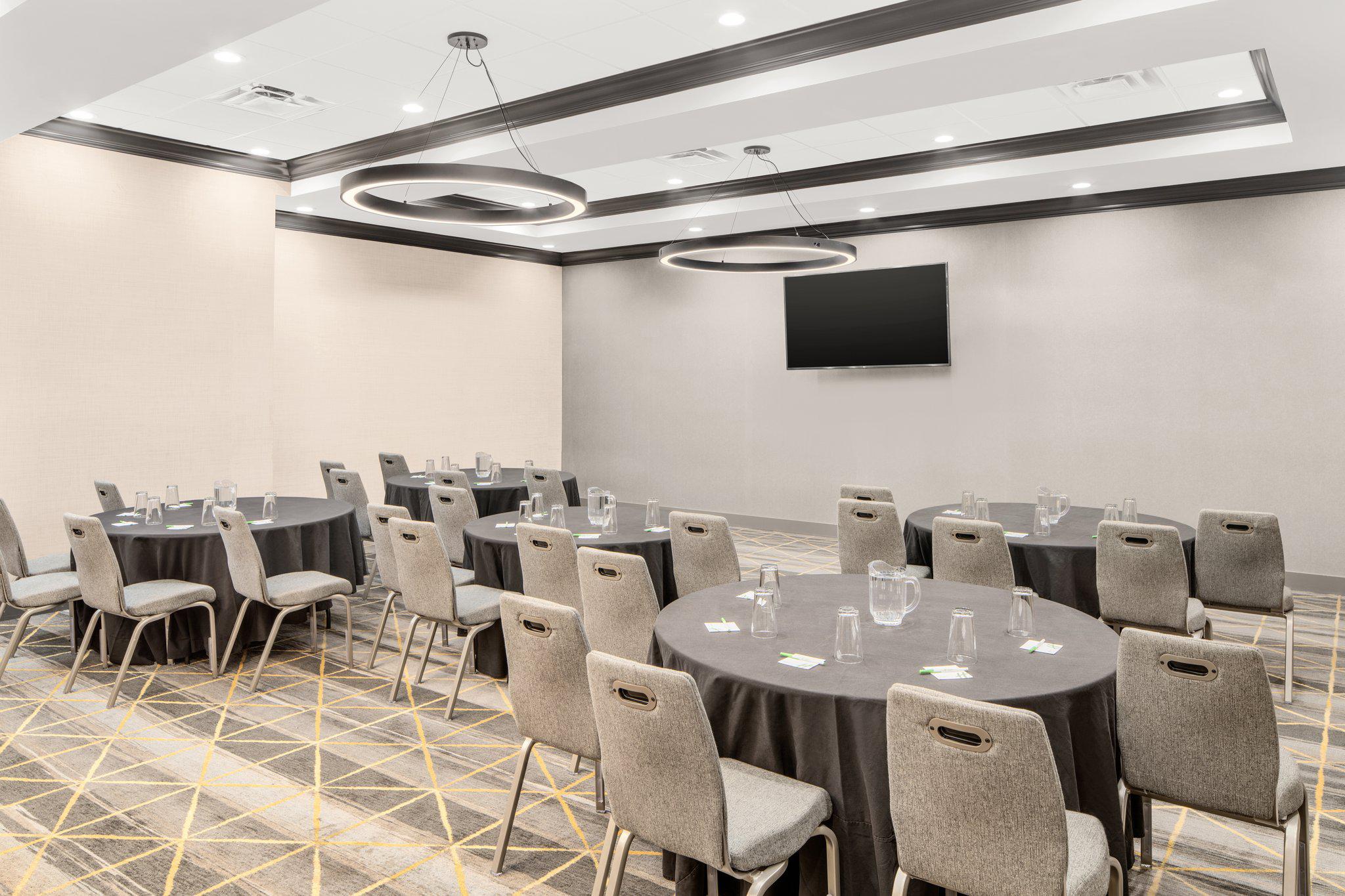 Фото Holiday Inn & Suites Orlando I-drive - Theme Parks by Ihg