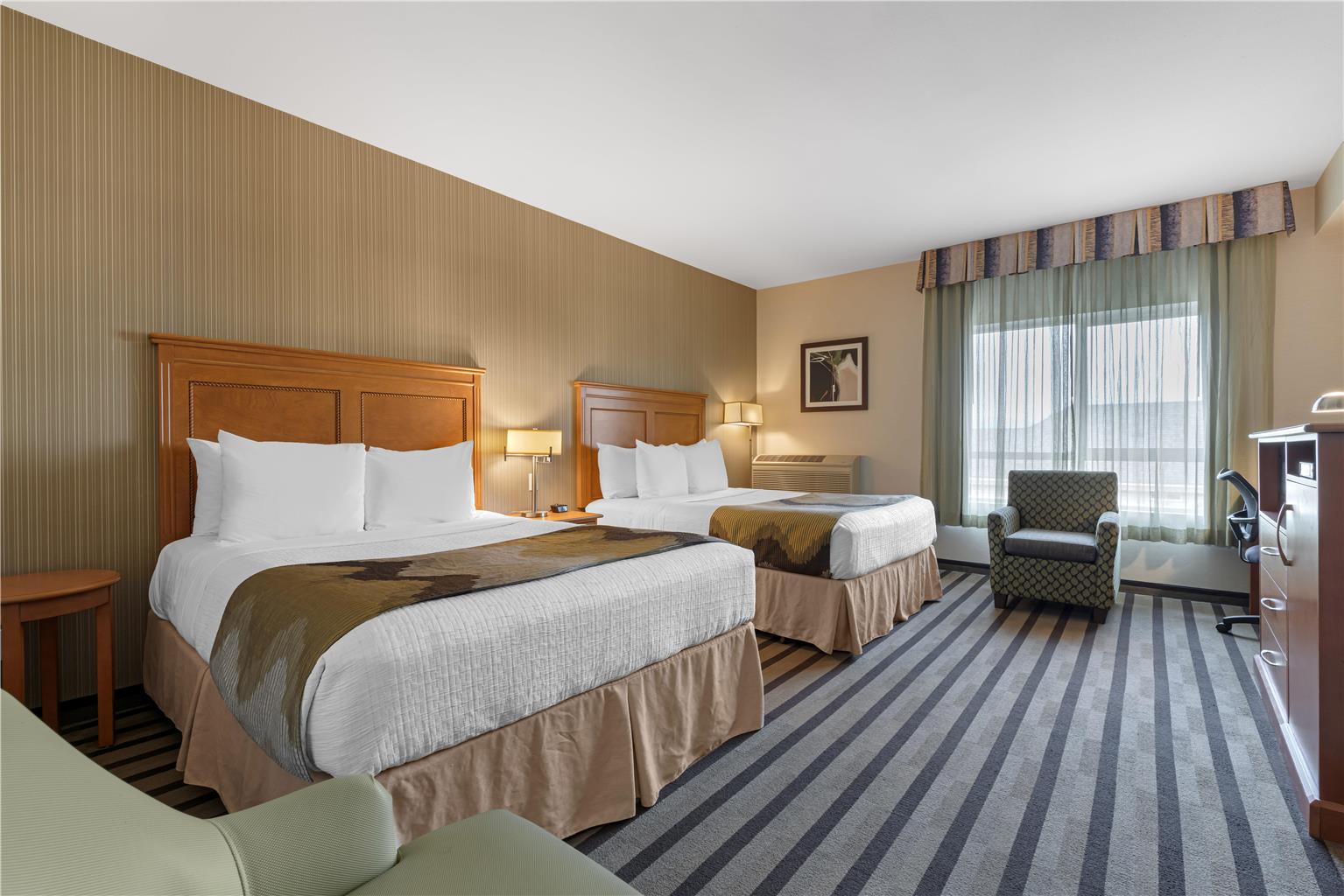 Фото Best Western King George Inn & Suites