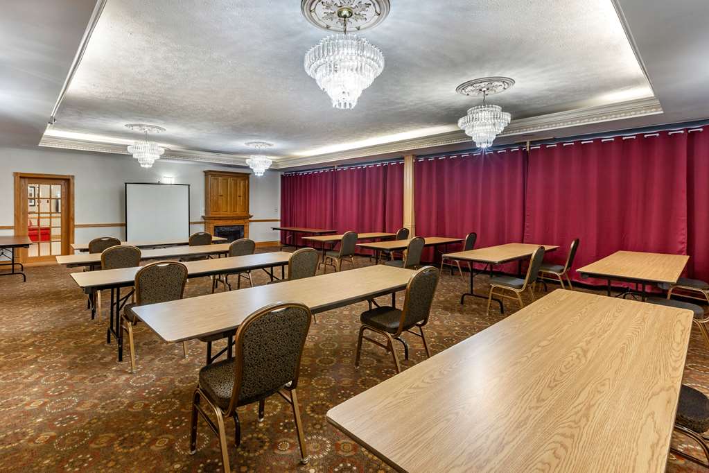 Фото SureStay Plus Hotel by Best Western Kincardine