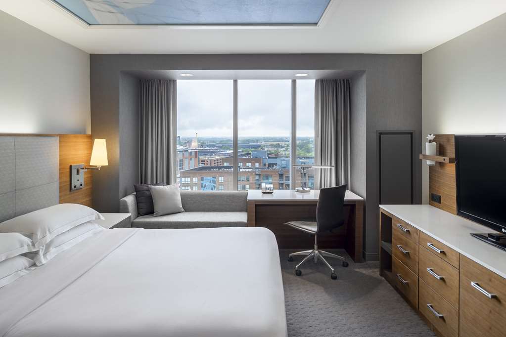 Фото Hilton Columbus Downtown