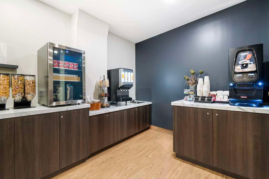 Фото Villa Inn & Suites SureStay Collection by Best Western