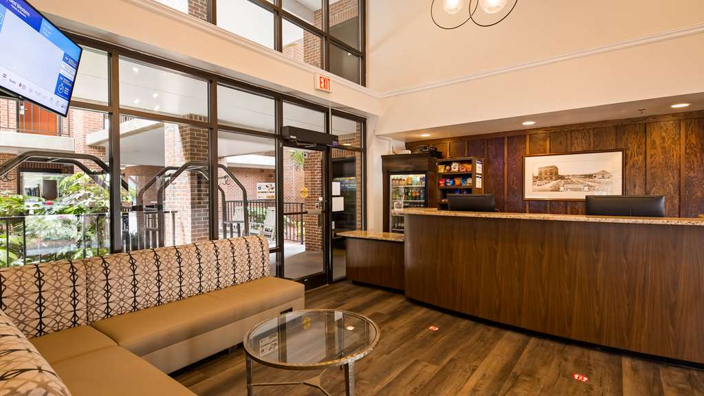 Фото Best Western Plus Coastline Inn