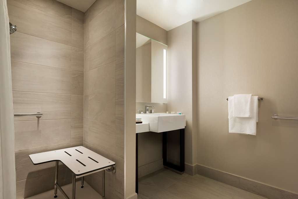 Фото Embassy Suites by Hilton New York Manhattan Times Square