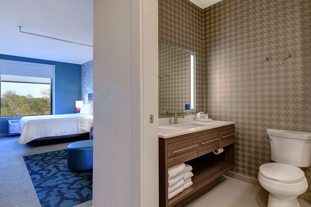 Фото Home2 Suites by Hilton North Plano Hwy 75