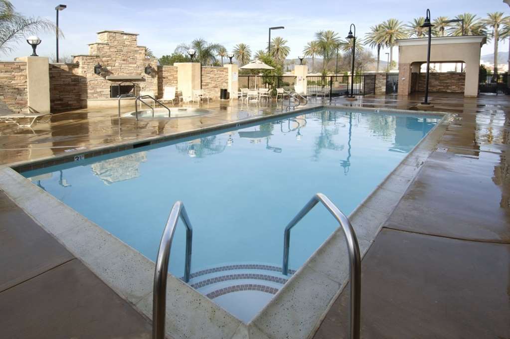 Фото Hampton Inn And Suites Hemet