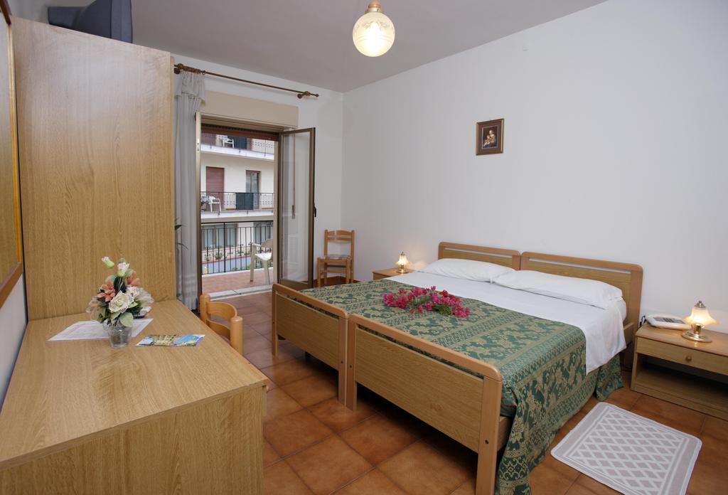 Фото Hotel Soleado