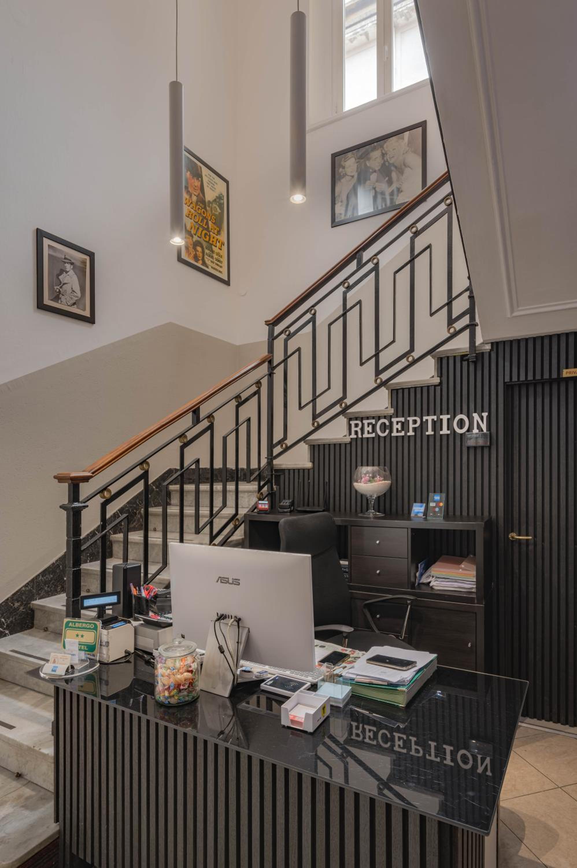 Фото Hotel Bogart