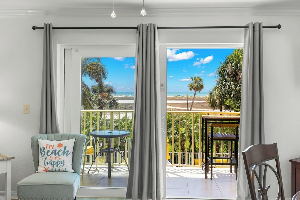 Фото Surf Beach Resort by Sunsational Beach Rentals