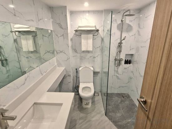 Фото Thana Wisut Hotel