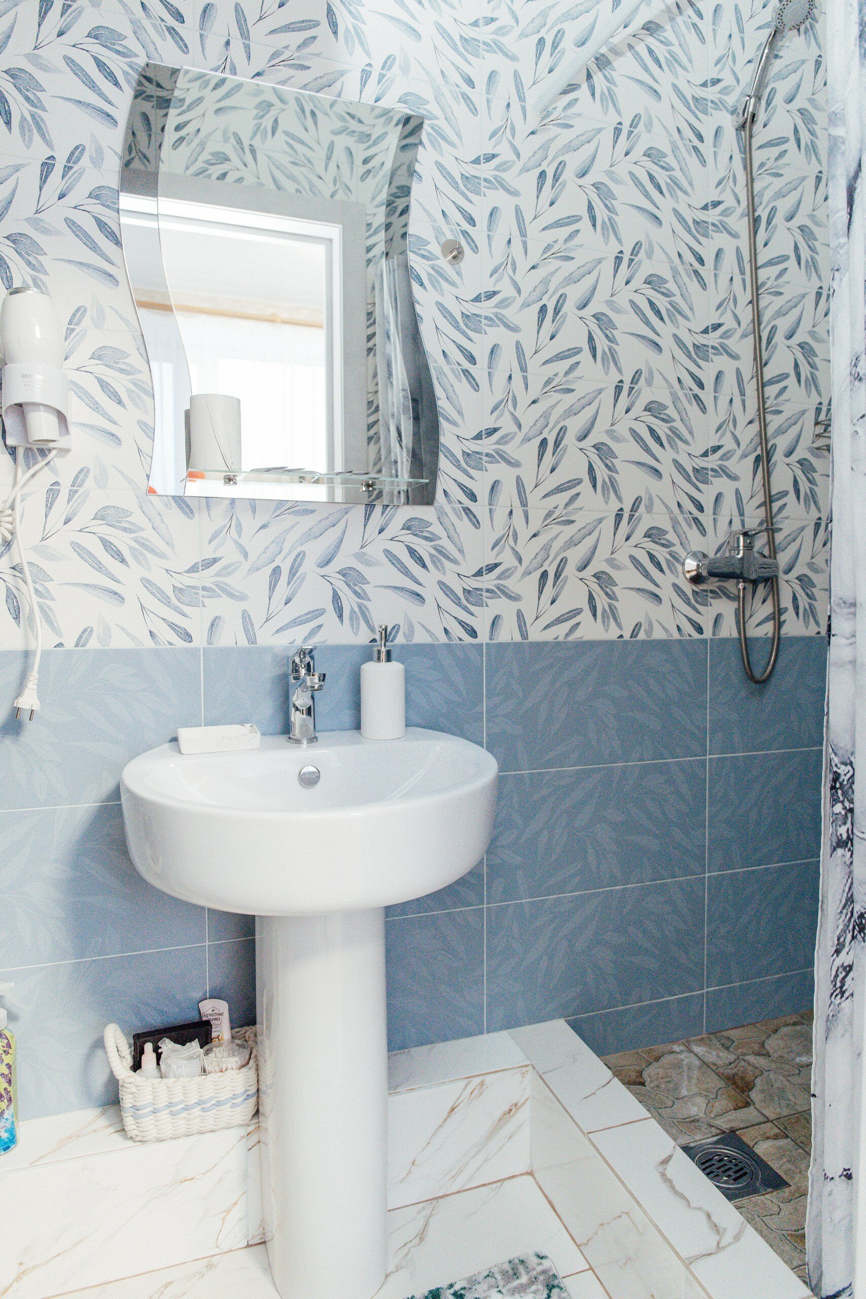 Фото Белый попугай