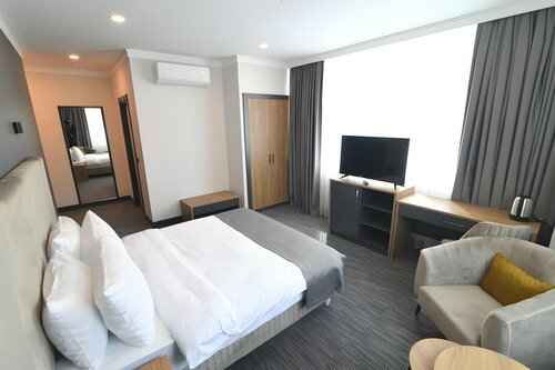 Гостиница Home Plus Hotel в Пендике