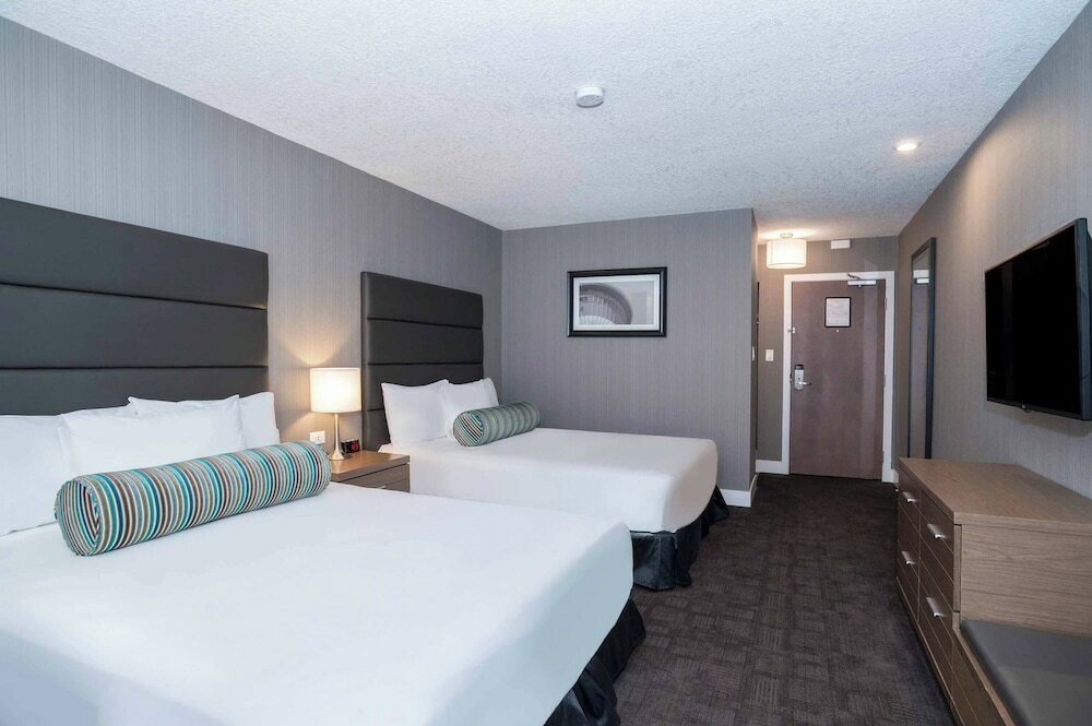 Фото Sandman Signature Calgary Downtown Hotel