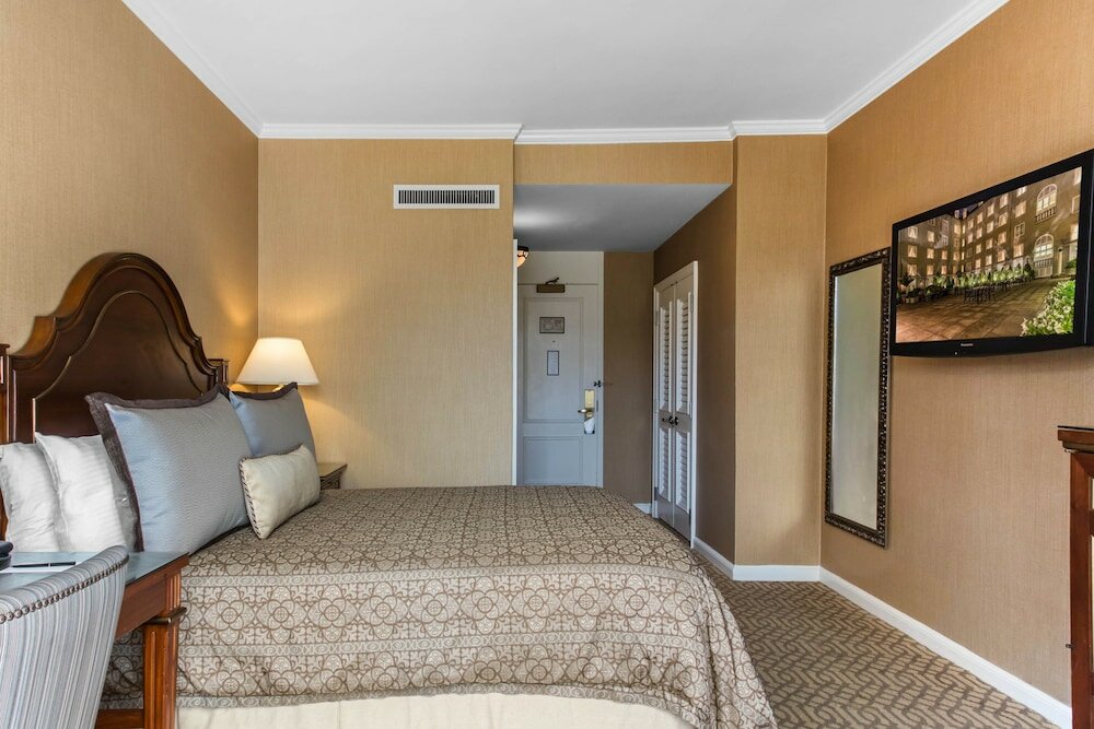 Фото Omni Royal Orleans Hotel