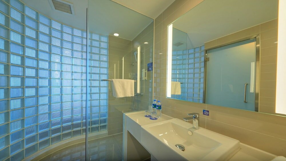 Фото Holiday Inn Express Shenyang North Station