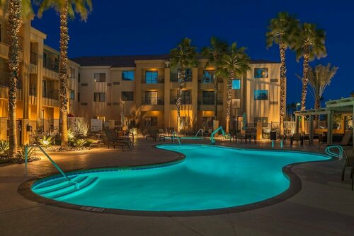 Внешний вид отеля Courtyard Palm Desert by Marriott в Палм-Дезерте, фото 1