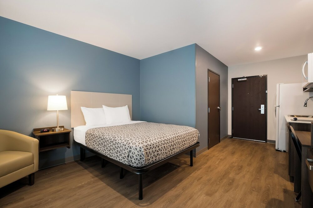 Фото Woodspring Suites Denver Commerce City