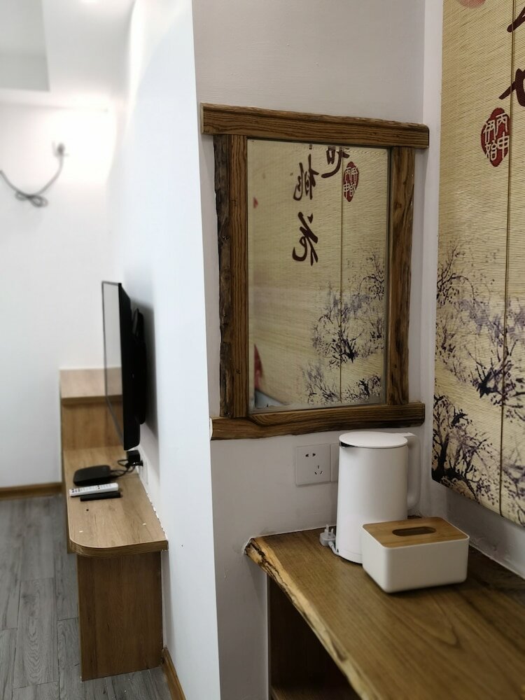 Фото Listening To The Rain Hall Inn