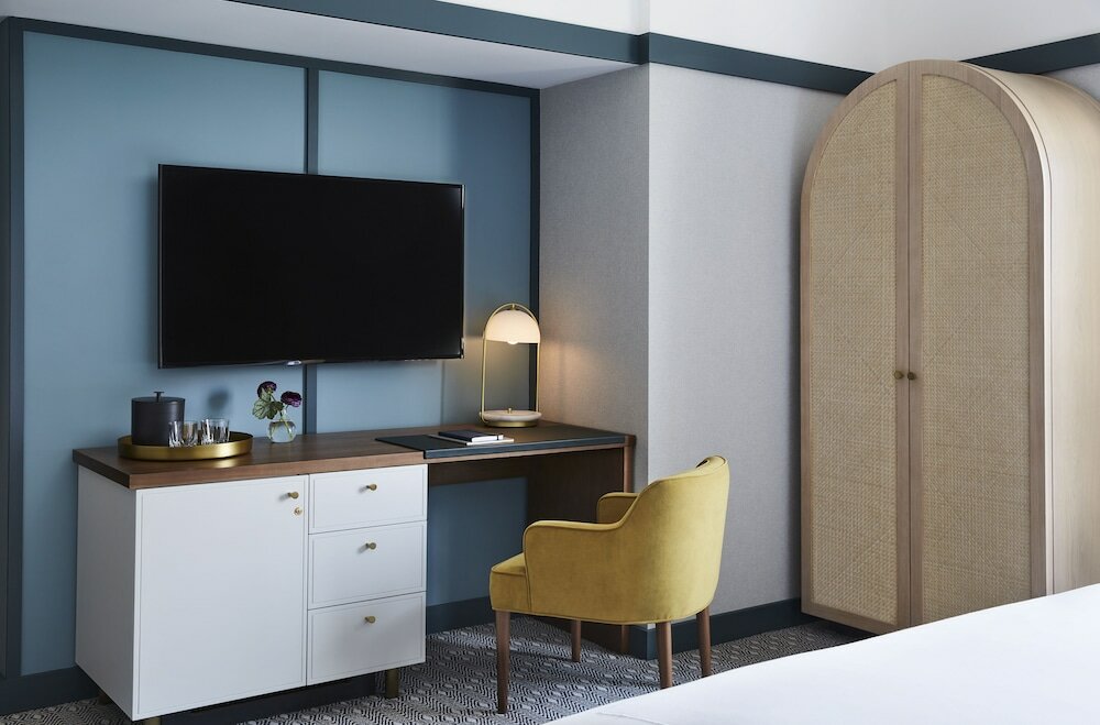 Фото Kimpton Saint George Hotel