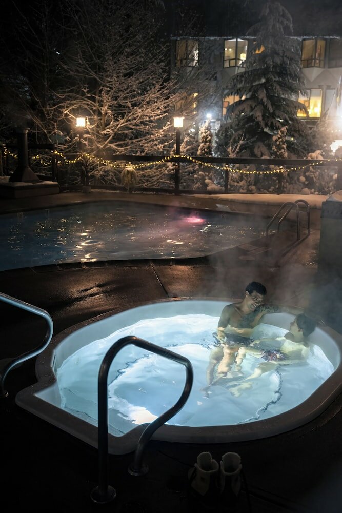 Фото Whistler Village Inn And Suites