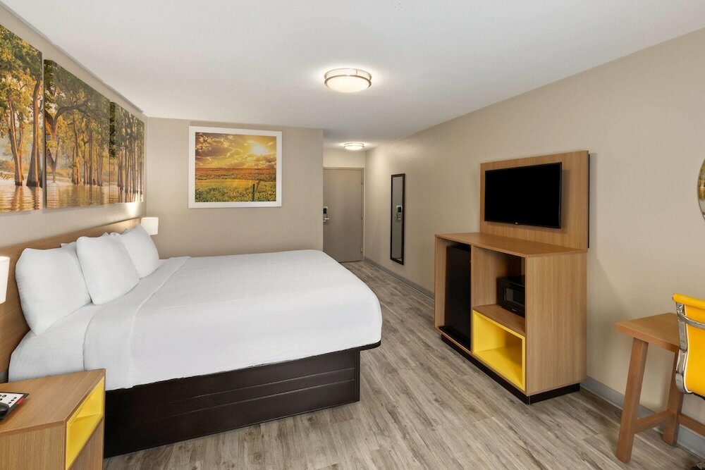 Фото Days Inn by Wyndham Lincoln