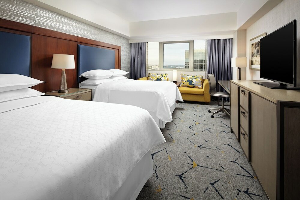 Фото Sheraton Gateway Los Angeles Hotel