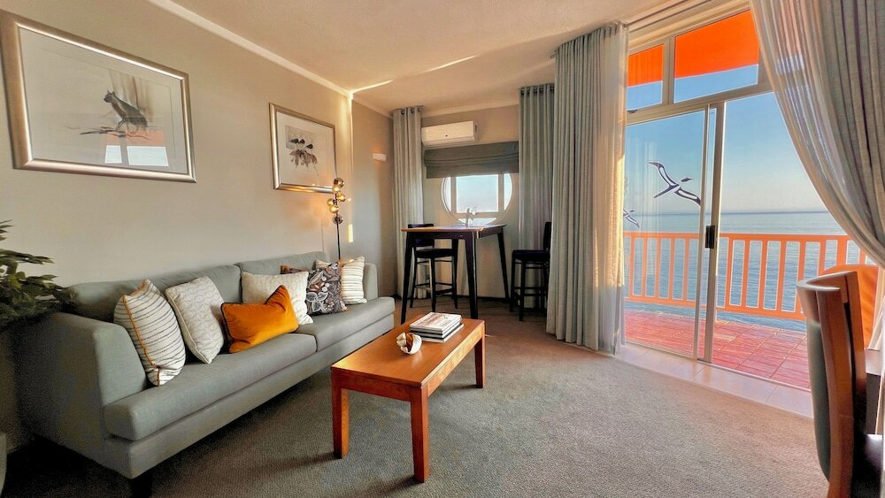 Фото Lüderitz Nest Hotel