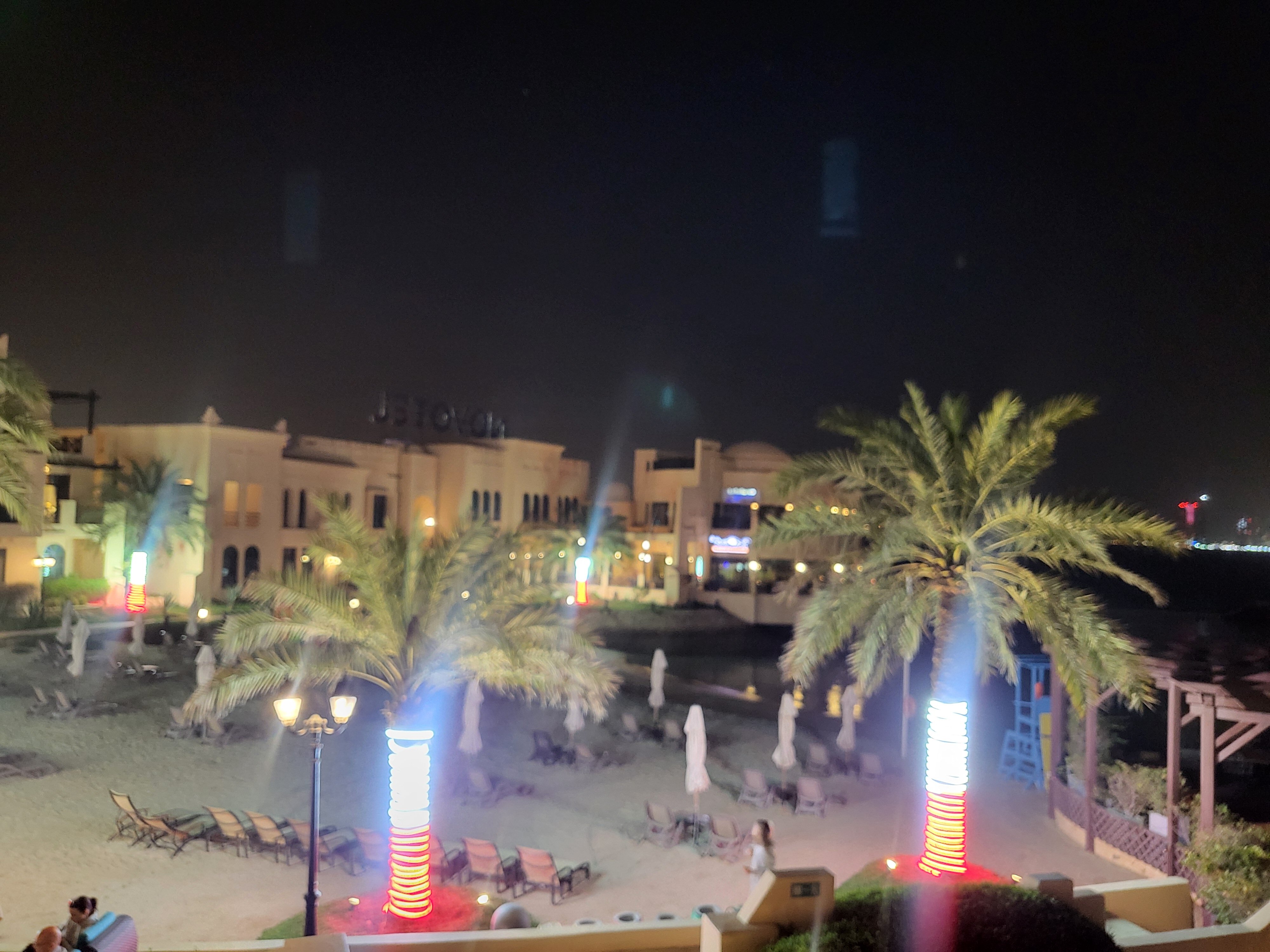 Фото Novotel Bahrain Al Dana Resort