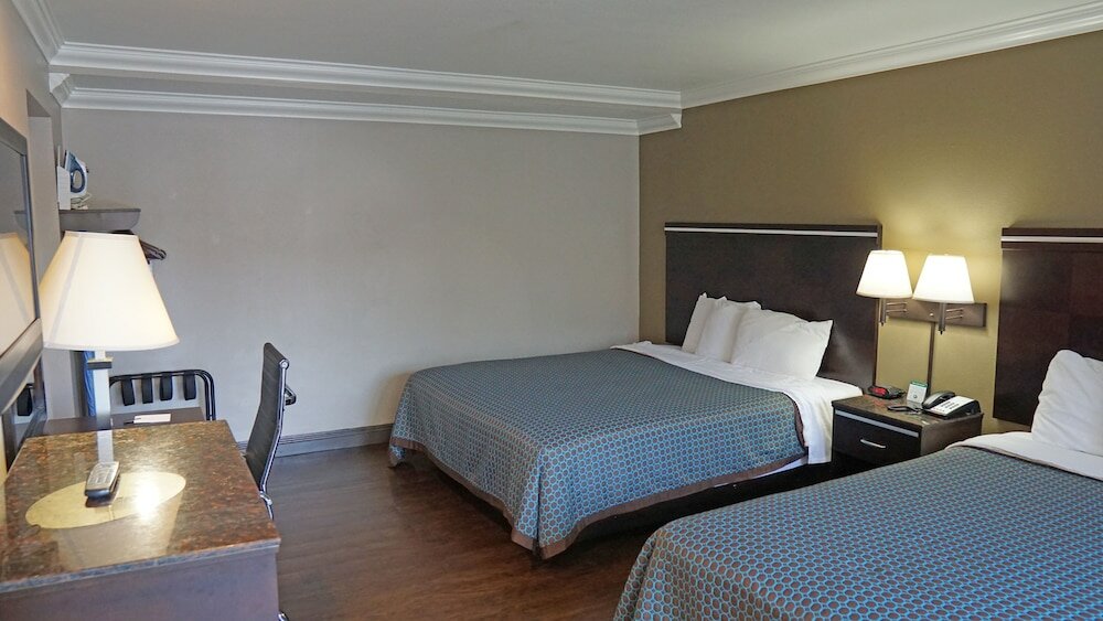 Фото Hawthorne Plaza Inn