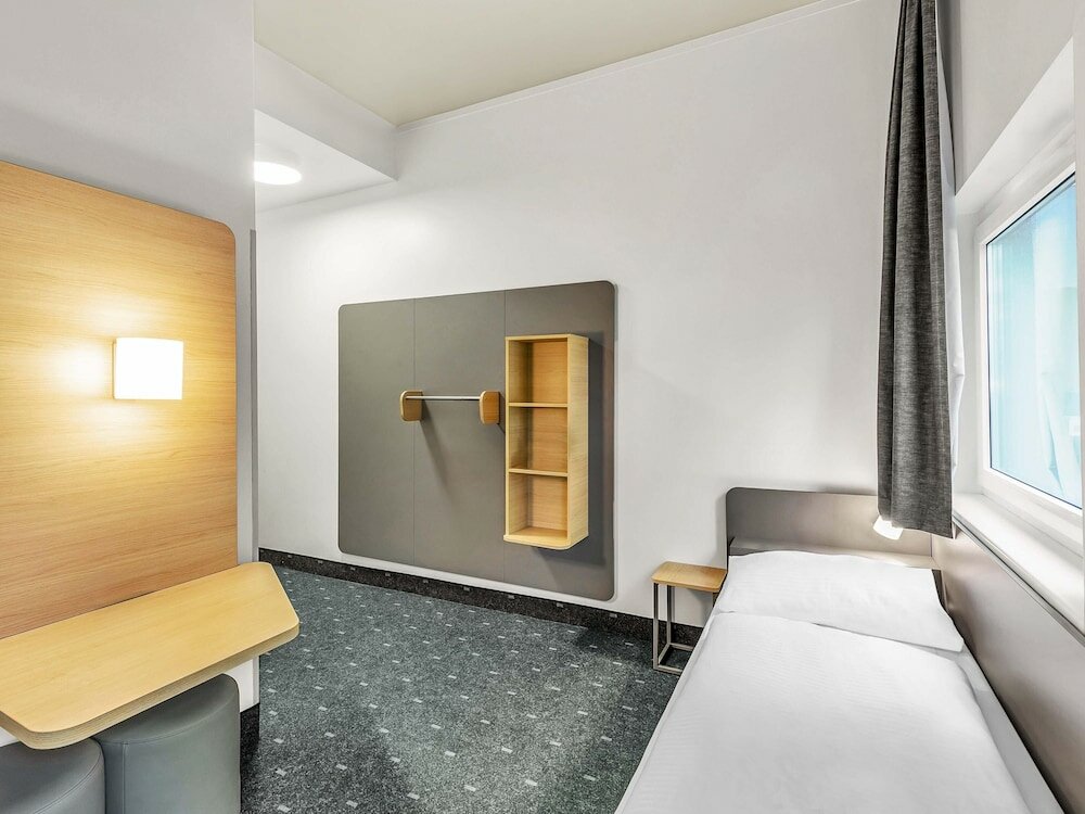 Фото B&b Hotel Hamburg-Harburg