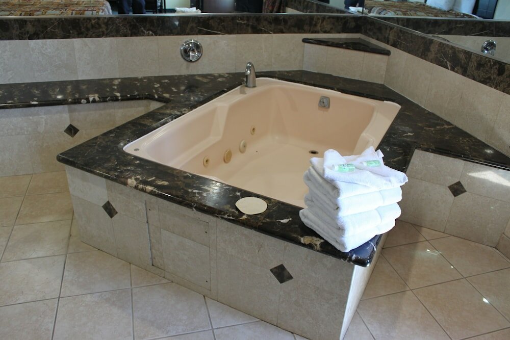 Фото Crystal Inn Suites & Spas