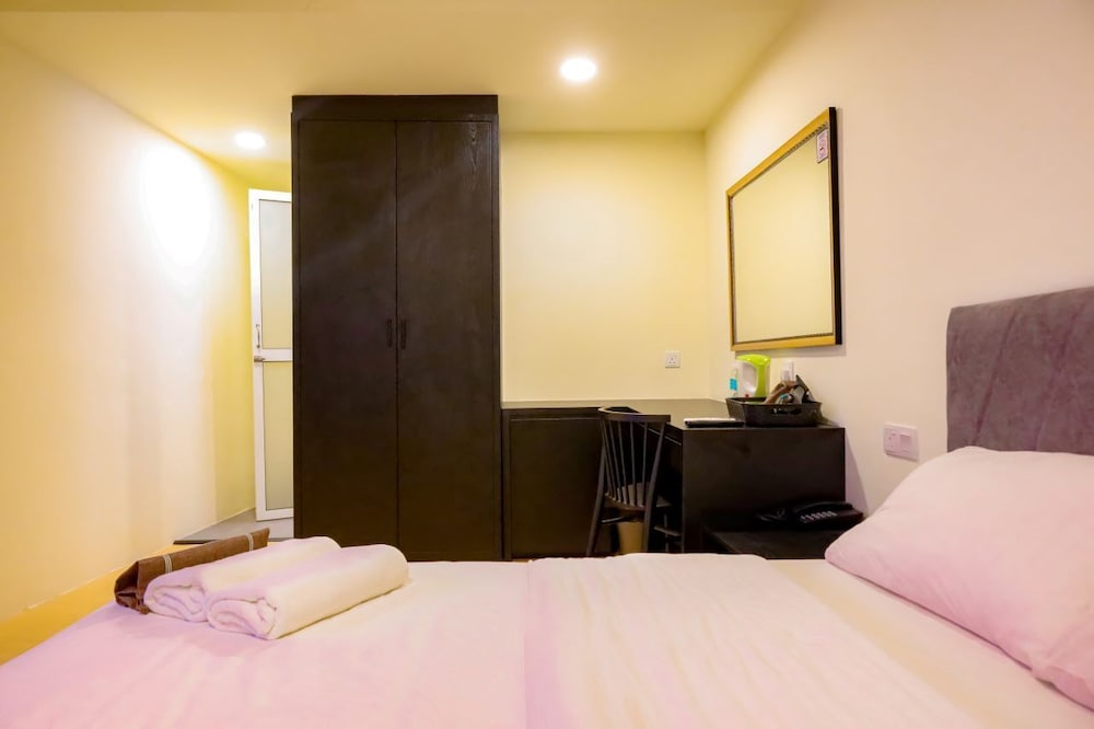 Фото Bishop Hotel