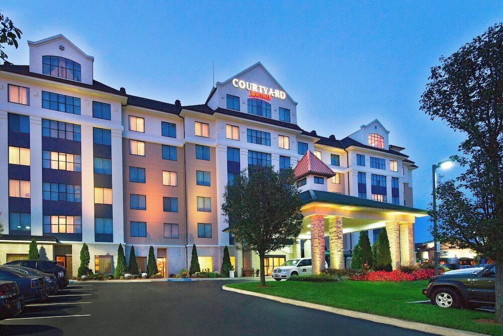 Фото Courtyard by Marriott Long Island MacArthur Airport