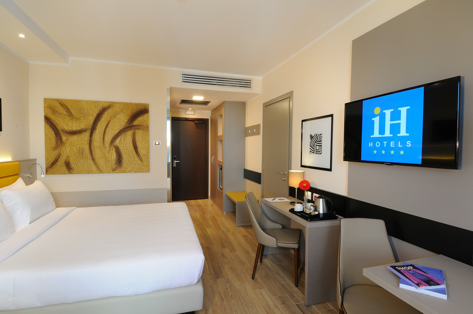 Фото IH Hotels Milano Lorenteggio