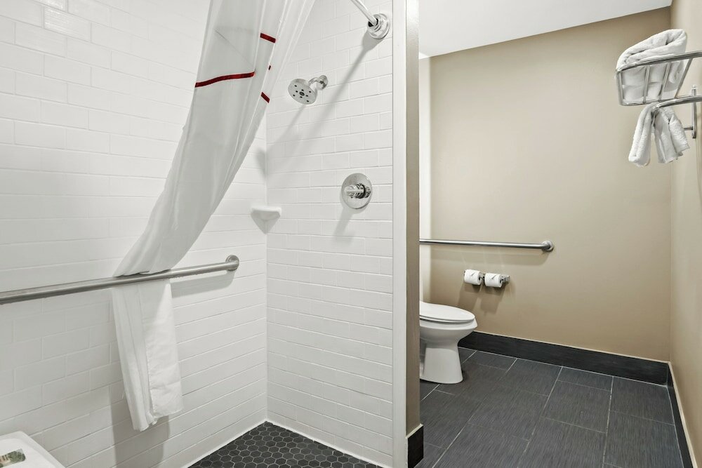 Фото Regency Inn & Suites