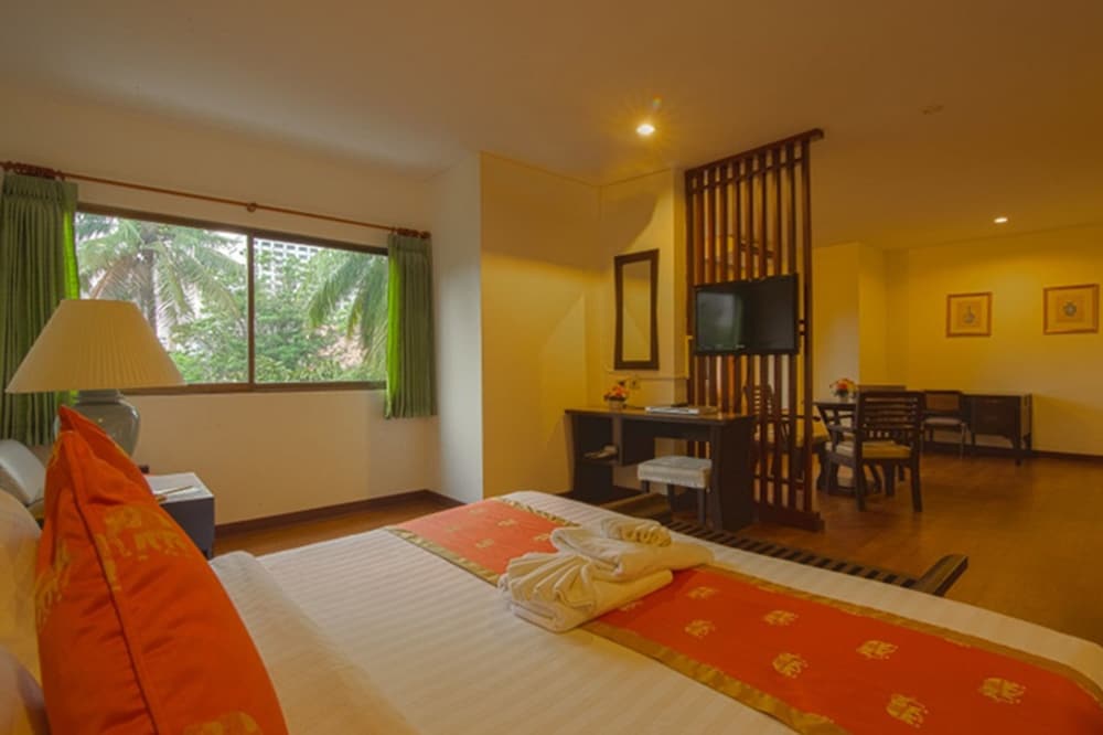 Фото Woraburi Sukhumvit Hotel & Resort