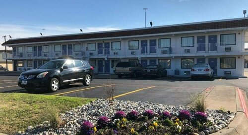 Гостиница Red Oak Inn в Норт Ричланд Хиллс