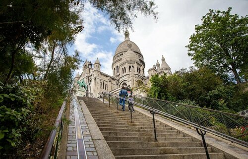 Le Village Montmartre