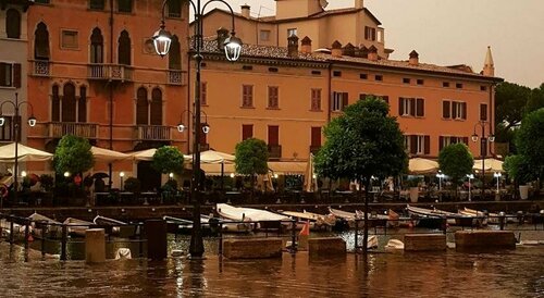 Гостиница B&b Garda Charme в Дезенцано-дель-Гарда