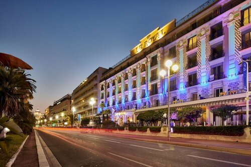 Гостиница Hôtel Vacances Bleues Le Royal в Ницце