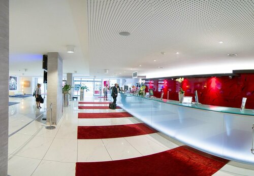 Гостиница Hilton Geneva Hotel and Conference Centre в Кантоне Женева