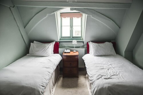 Гостиница The Ancient Gatehouse Hotel в Уэлсе